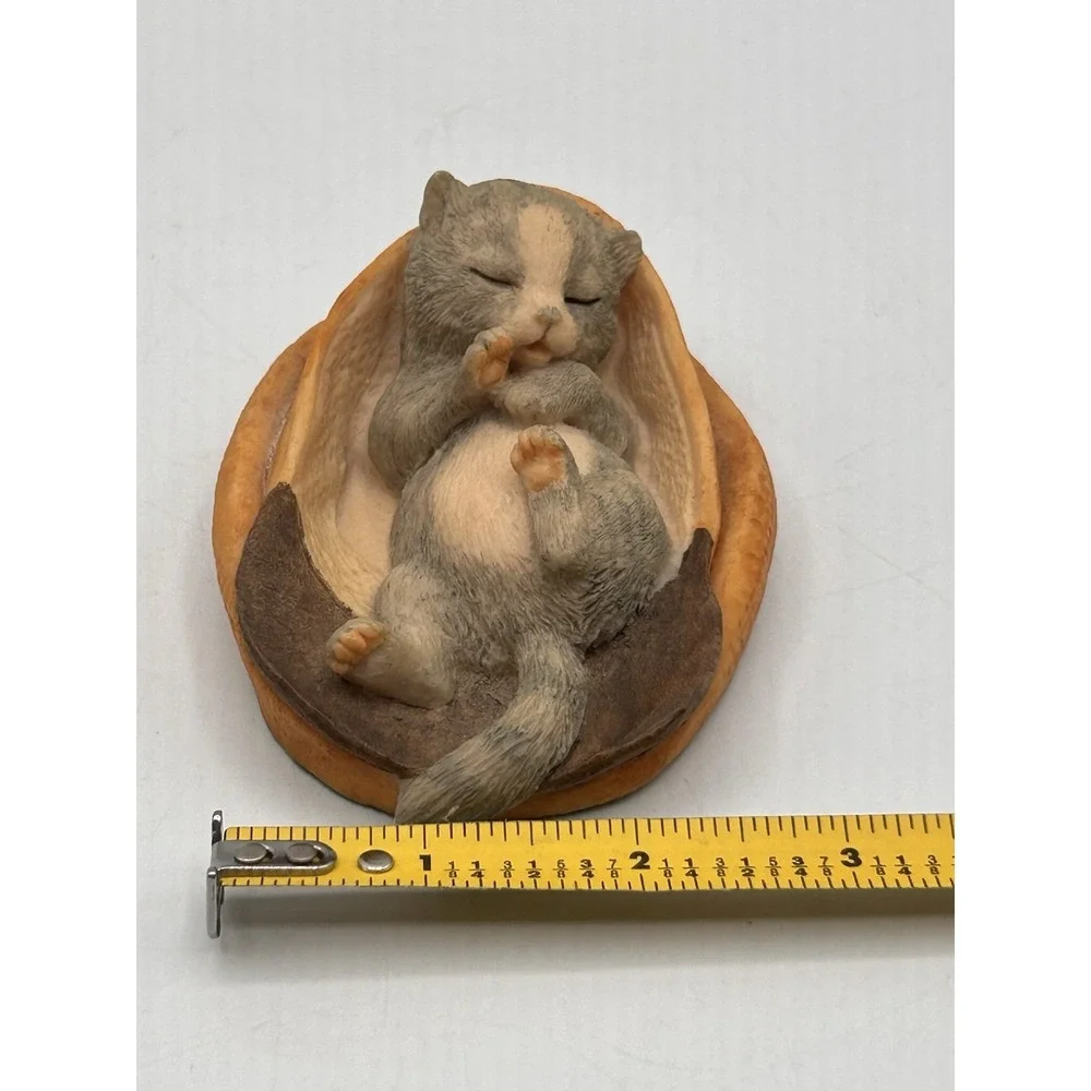 Vintage Aynsley Master Craft Sleeping Cat Kitten in Cap - 1981 - Made in England